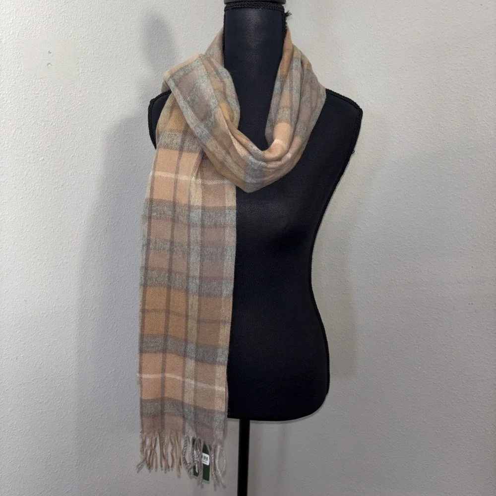 NWT Shepherds Land Lambswool Natural Buchanan Tan Scarf Fringe Scottish Plaid‎